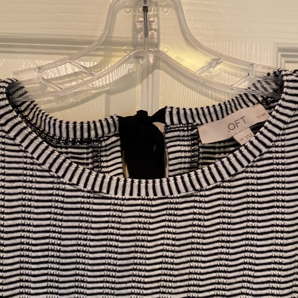 Loft Short Sleeved Dress - Picture 4 of 9